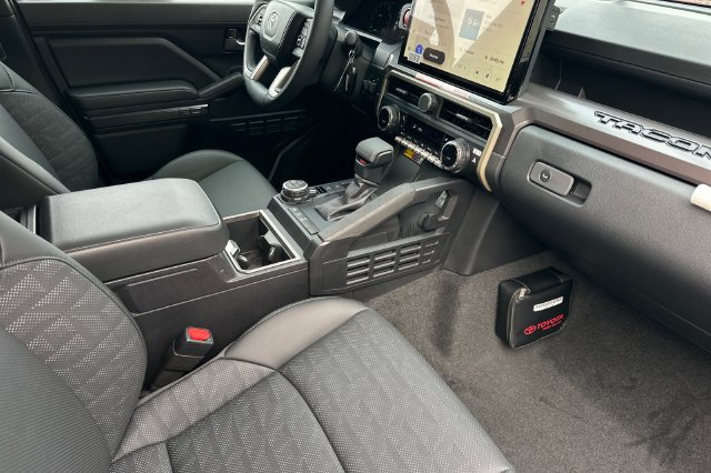 New 2026 Toyota Tacoma TRD Off-Road w/ TRD Off Road Premium Package AWD/4WD image 17