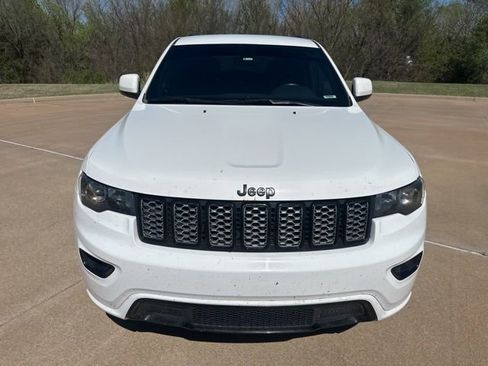 Used 2019 Jeep Grand Cherokee Altitude image 8