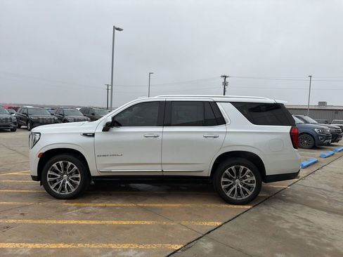Used 2021 GMC Yukon Denali w/ Denali Premium Package image 4