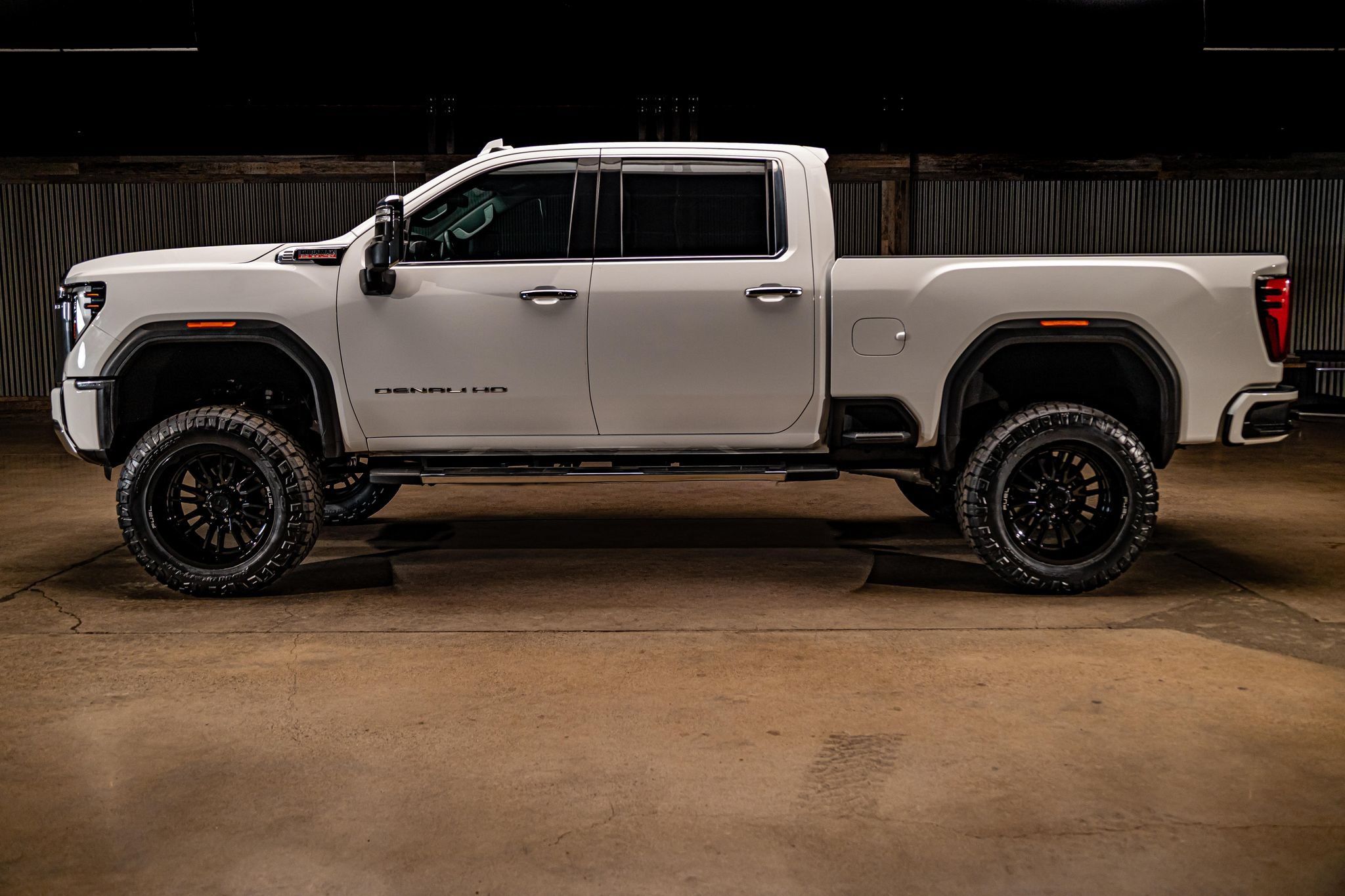 Used 2024 GMC Sierra 2500 Denali AWD/4WD image 6