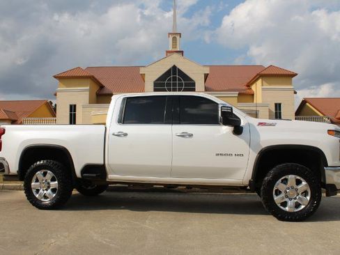 Used 2021 Chevrolet Silverado 2500 LTZ image 3