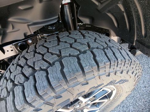 New 2025 Jeep Gladiator Rubicon w/ Convenience Group image 28