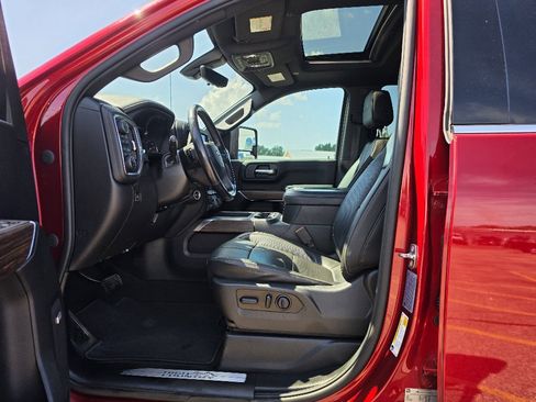 Used 2022 Chevrolet Silverado 2500 High Country w/ Technology Package AWD/4WD image 4
