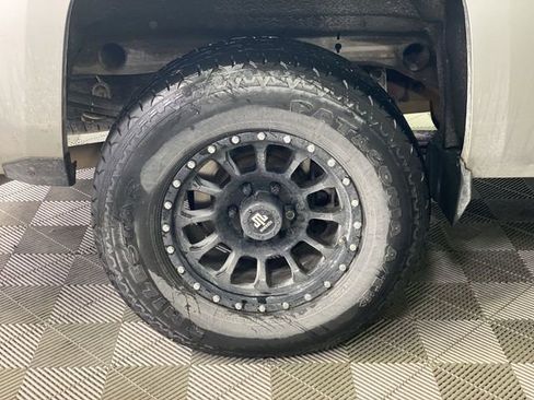 Used 2017 Chevrolet Silverado 1500 LT w/ All Star Edition image 18