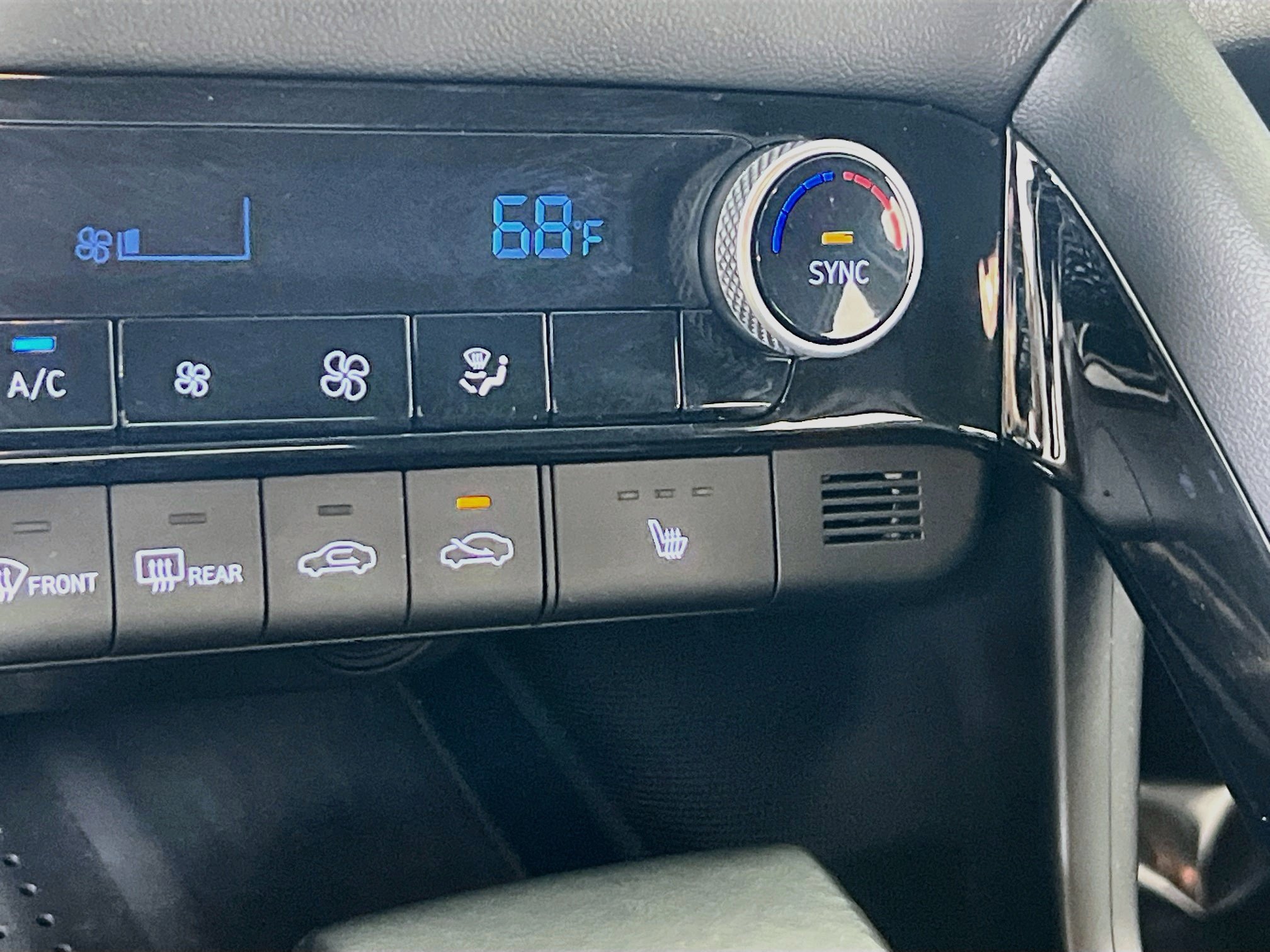 Used 2023 Hyundai Elantra SEL w/ Convenience Package FWD image 19