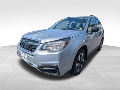 Used 2018 Subaru Forester 2.5i w/ Alloy Wheel Package AWD/4WD image 3
