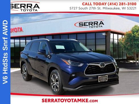 Used 2022 Toyota Highlander XLE AWD/4WD image 1