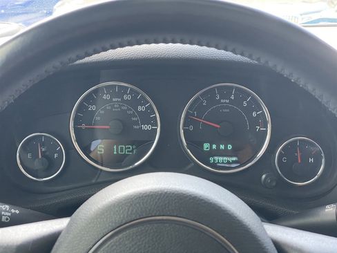 Used 2015 Jeep Wrangler Unlimited Rubicon w/ Connectivity Group AWD/4WD image 22