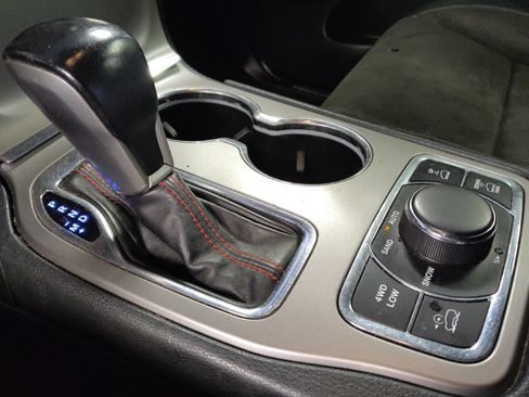 Used 2020 Jeep Grand Cherokee Trailhawk AWD/4WD image 26