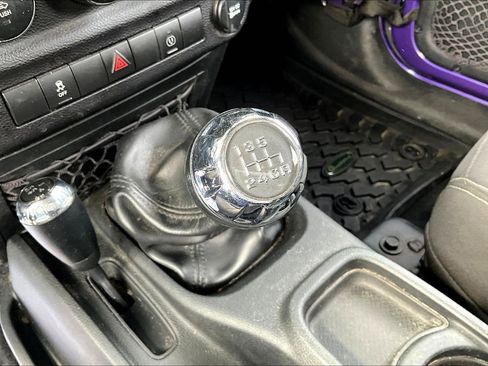 Used 2017 Jeep Wrangler Unlimited Sahara image 15