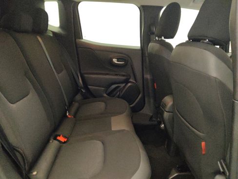 Used 2023 Jeep Renegade Trailhawk w/ Trailer Tow Group image 19