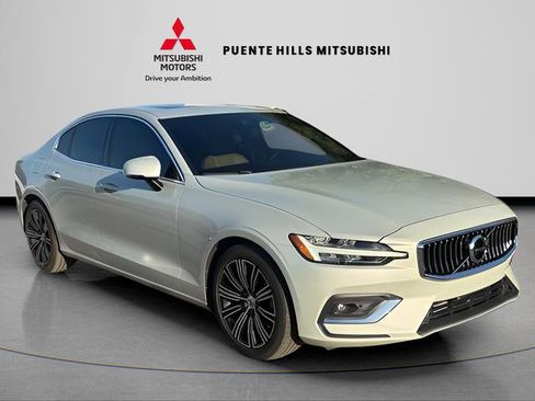 Used 2019 Volvo S60 T5 Inscription image 3
