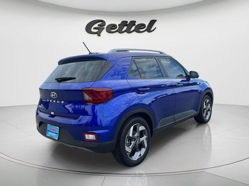 Used 2025 Hyundai Venue Limited FWD image 5