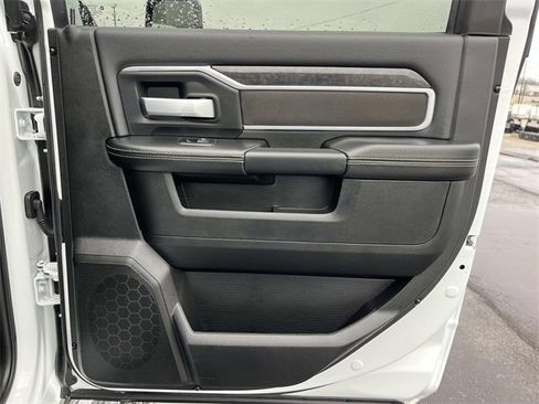 Used 2024 RAM 3500 Big Horn image 24