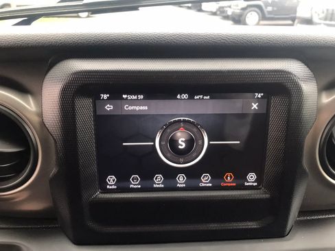 Used 2018 Jeep Wrangler Unlimited Sport S AWD/4WD image 24