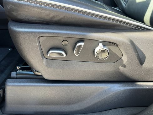 Used 2025 GMC Sierra 2500 AT4X image 13