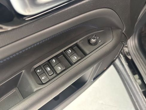 New 2026 Jeep Compass Limited image 17