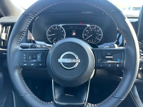 Used 2025 Nissan Pathfinder Rock Creek AWD/4WD image 19