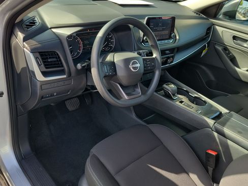 Certified 2025 Nissan Rogue S FWD image 17