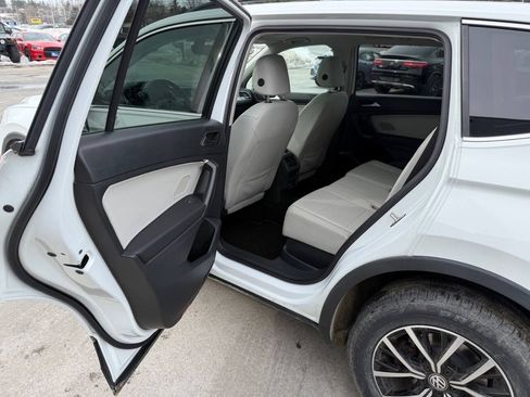 Used 2021 Volkswagen Tiguan SE w/ Panoramic Sunroof Package AWD/4WD image 13