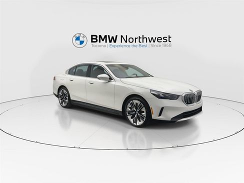 New 2026 BMW i5 eDrive40 image 6