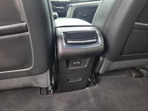 Used 2023 Cadillac XT6 Premium Luxury w/ Technology Package FWD image 22