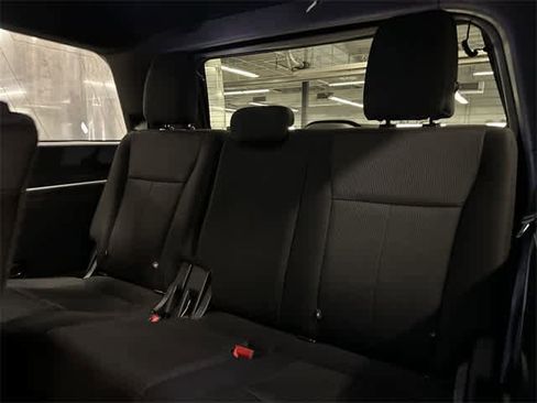 Used 2020 Ford Expedition XLT image 18