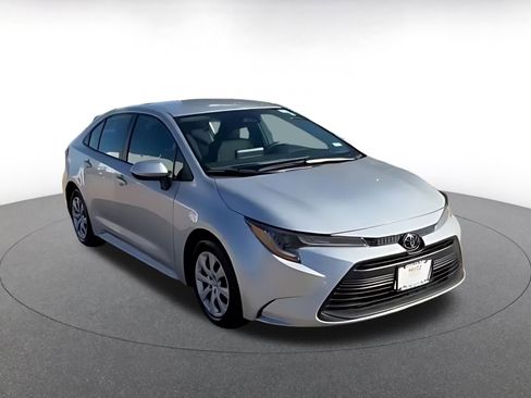 Used 2025 Toyota Corolla LE image 14