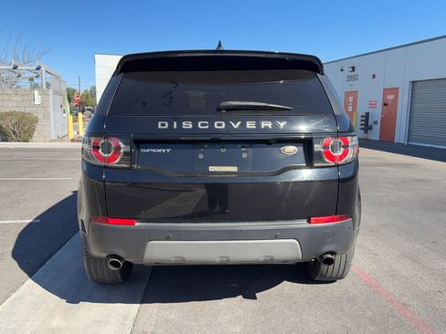 Used 2019 Land Rover Discovery Sport SE image 5