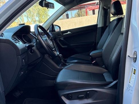 Used 2019 Volkswagen Tiguan SE image 14