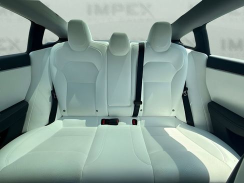Used 2025 Tesla Model 3 Long Range RWD image 11