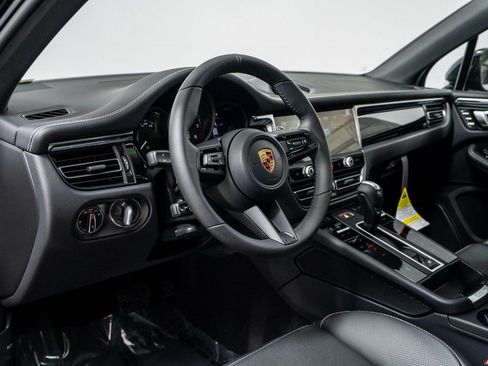 New 2026 Porsche Macan image 13