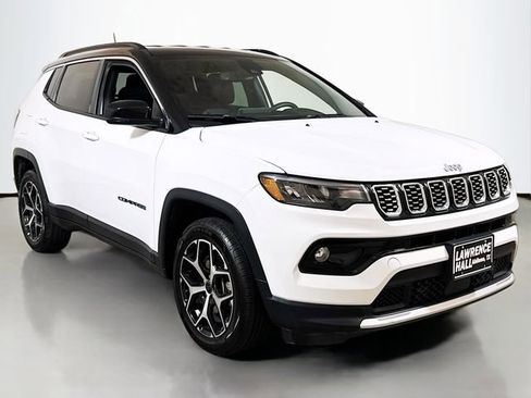 Used 2025 Jeep Compass Limited AWD/4WD image 3