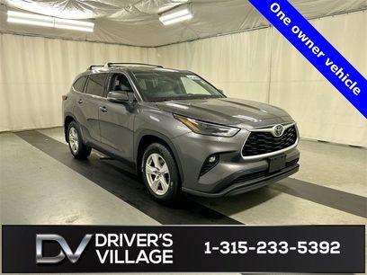 Used 2022 Toyota Highlander LE