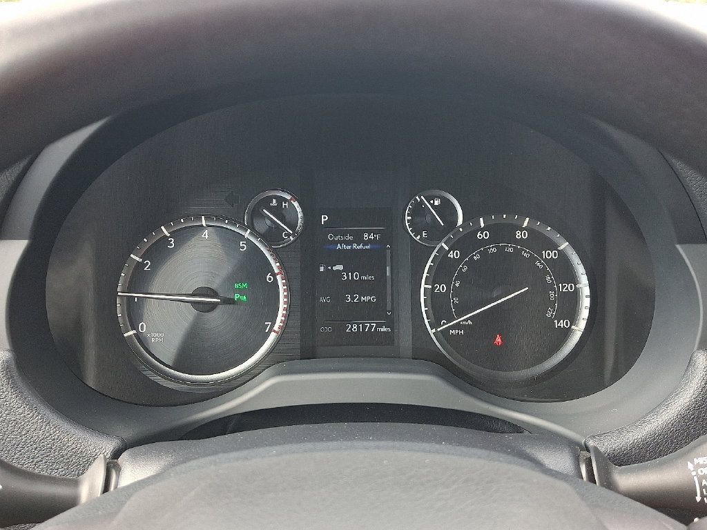 Used 2023 Lexus GX 460 w/ Black Line Special Edition AWD/4WD image 21