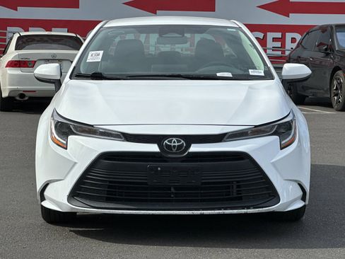 Used 2024 Toyota Corolla LE image 7