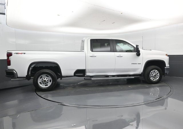 Used 2026 Chevrolet Silverado 2500 LT AWD/4WD image 3