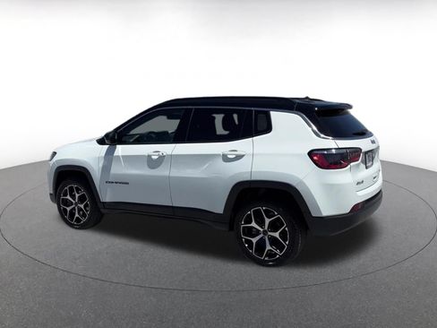 Used 2025 Jeep Compass Limited AWD/4WD image 9