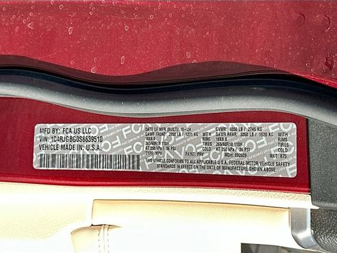 Used 2025 Jeep Grand Cherokee Limited w/ Luxury Tech Group II image 33