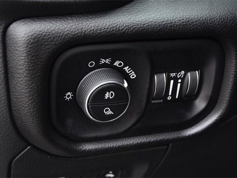 Used 2025 RAM 1500 Laramie image 13