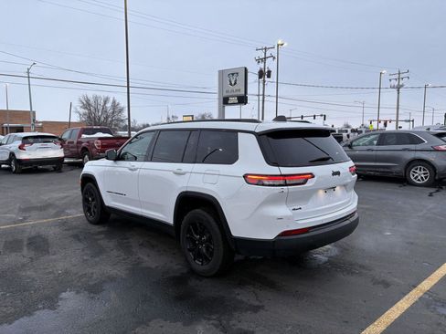 Used 2024 Jeep Grand Cherokee L Laredo image 24