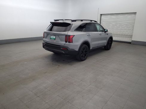 Used 2023 Kia Sorento S AWD/4WD image 9