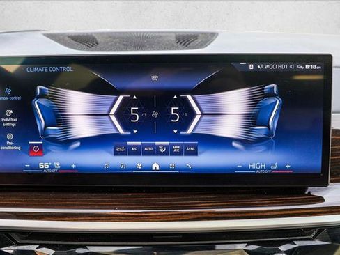 Used 2025 BMW X7 M60i image 20