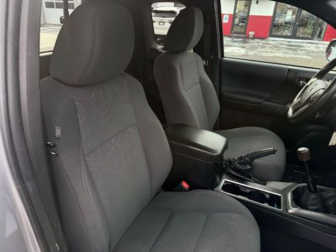 Used 2016 Toyota Tacoma TRD Sport w/ Premium & Technology Package image 16