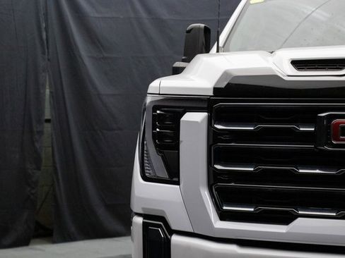 Used 2024 GMC Sierra 3500 AT4 w/ AT4 Premium Plus Package image 5