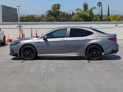 Certified 2025 Toyota Camry SE w/ Convenience Package FWD image 9