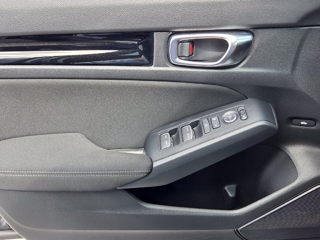 Certified 2024 Honda Civic EX image 30