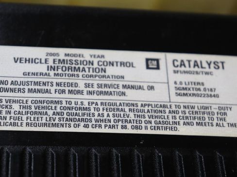 Used 2005 Cadillac Escalade ESV Platinum image 61