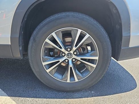 Used 2019 Toyota Highlander LE FWD image 9