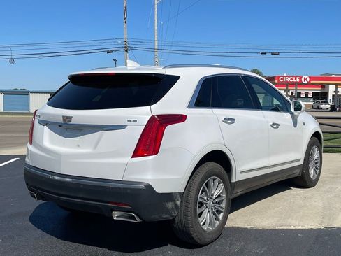 Used 2017 Cadillac XT5 Luxury w/ Driver Awareness Package FWD image 8